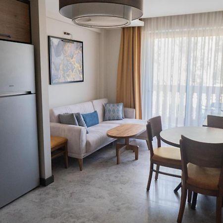 Kalender Pansion Aparthotel Fethiye Exterior foto